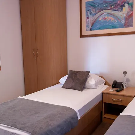Amicus Hotel 4*