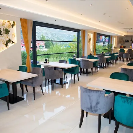 Amicus Hotel
