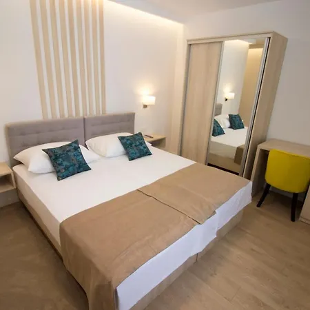 Amicus Hotel
