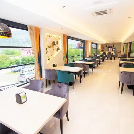 Amicus Hotel