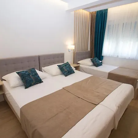 Amicus Hotel