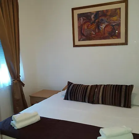 Amicus Hotel 4*